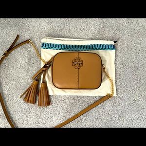 Tory Burch McGraw camera bag